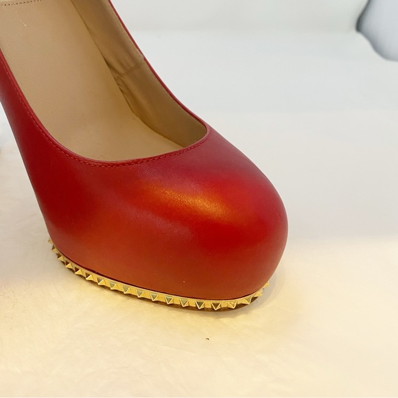 Valentino Garavani Platform Pumps in Red - 37 - Picture 6 of 16